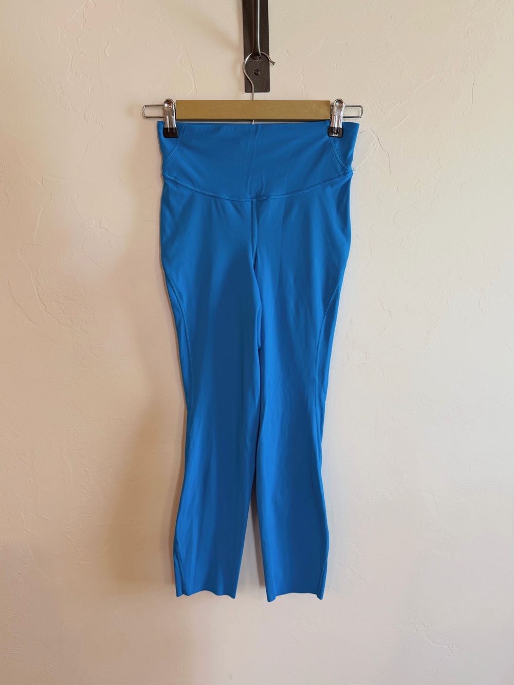Lululemon Base Pace HR Crop 23” *Poolside